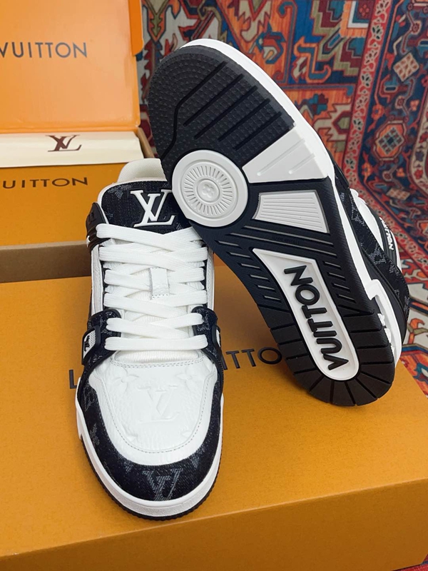 ルイヴィトン靴角部分ディテール